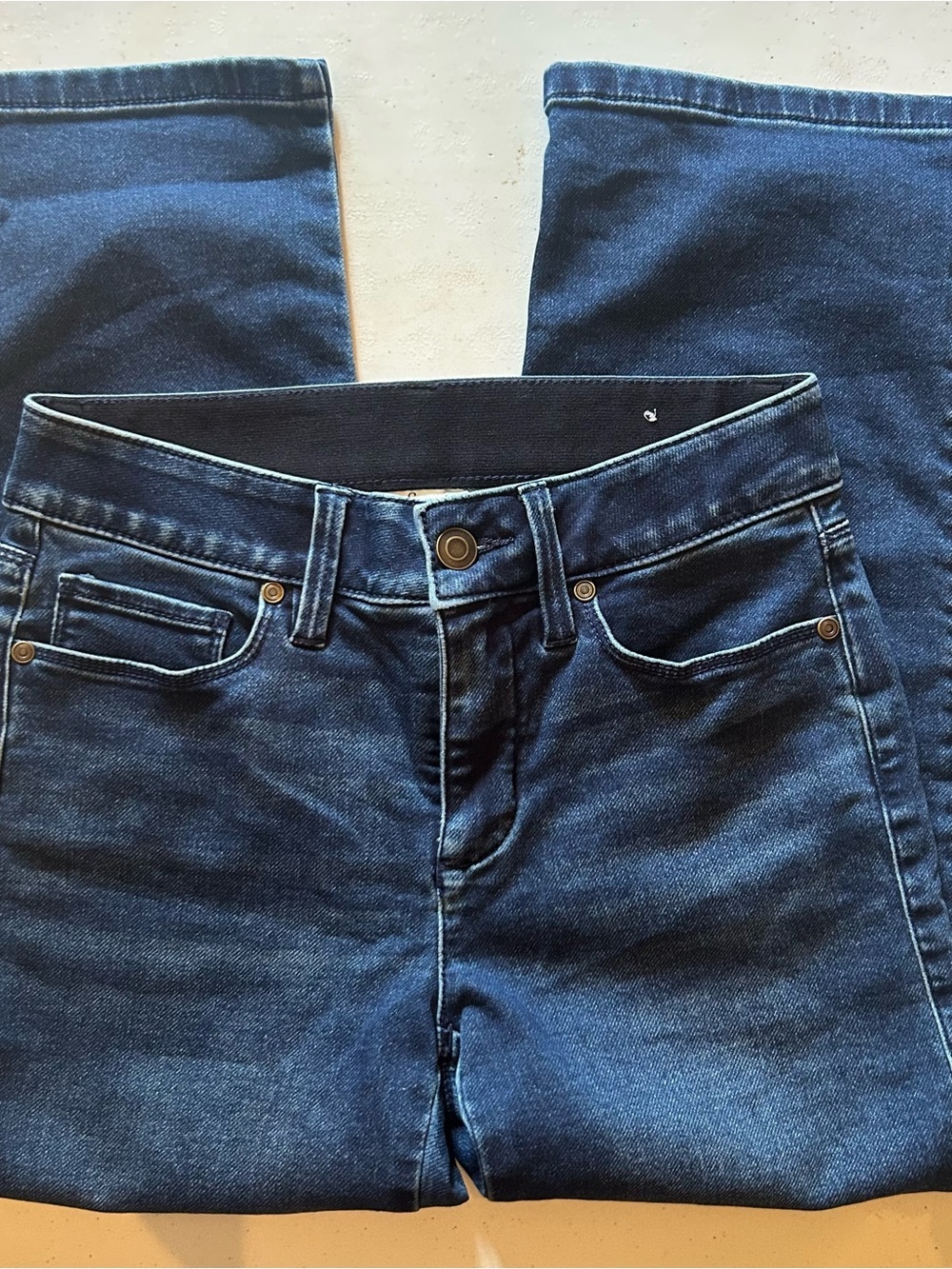 Classic Women's Dark Blue Stretch Jeans